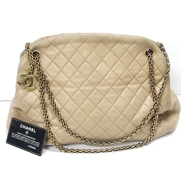 Chanel Matelasse 14th Series Beige Lambskin Gold Metal Chain Shoulder Bag - Picture 3 of 16